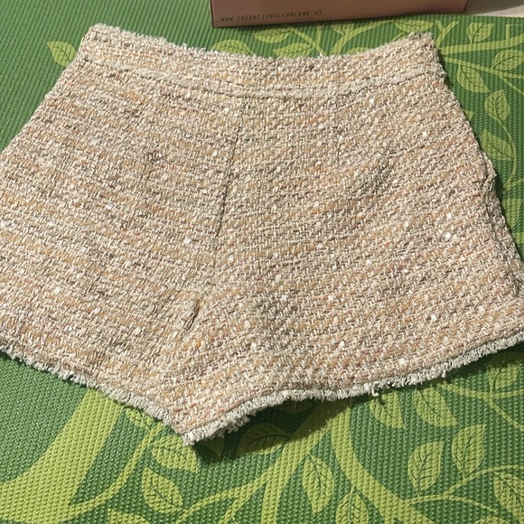 Edie High Waist Cotton Blend Tweed Shorts
Ramy Brook - Picture 5 of 7